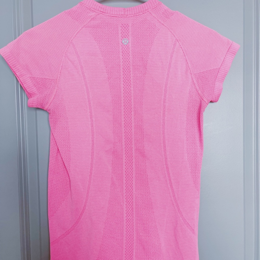 PINK LULULEMON SWIFTLY TECH